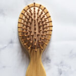 Cepillo para Cabello de Bambu Cartera